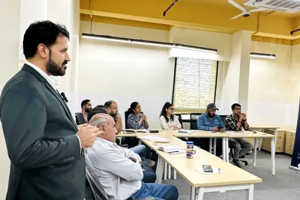 A weekend batch mid-session in Sector 43, Gurgaon